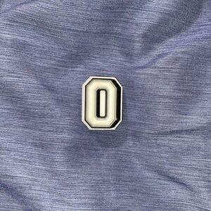 Crocs Jibbitz/charm, letter O, black and white